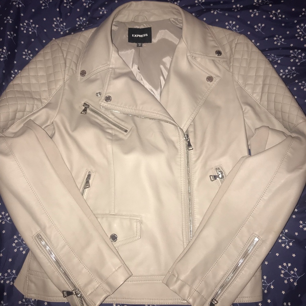 Express FAUX LEATHER Gray Quilted Moto JACKET Coat Size M Light Grey